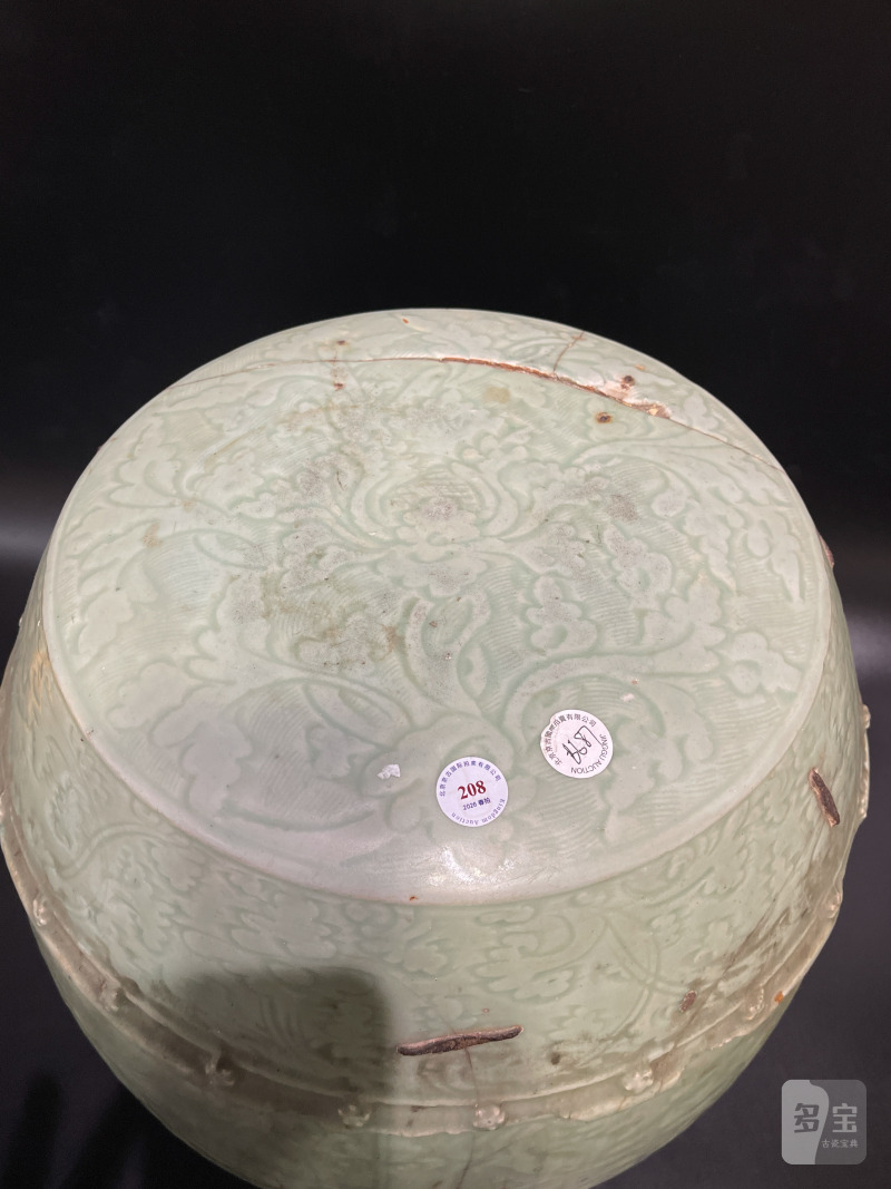 明 龙泉窑青釉花卉纹鼓钉绣墩 - 图7